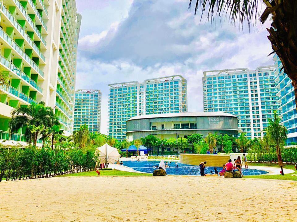 Azure Urban Resort A4 Near Airport Mall With Wavepool Paranaque City Exterior foto